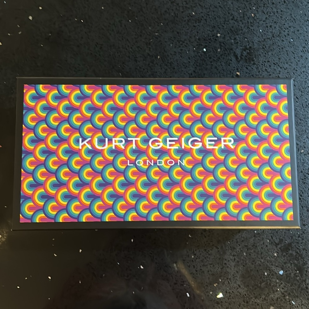 Kurt Geiger Gold Fancies - Picture 8 of 9